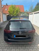 Volkswagen Passat Variant 2.0 TDI SCR DSG Conceptline V... - VW Passat Variant Gebrauchtwagen in München