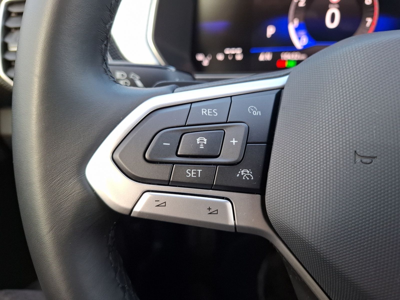 Fahrzeugabbildung Volkswagen T-Cross TSI Goal DSG LED AHK Navi AID ACC Park-A