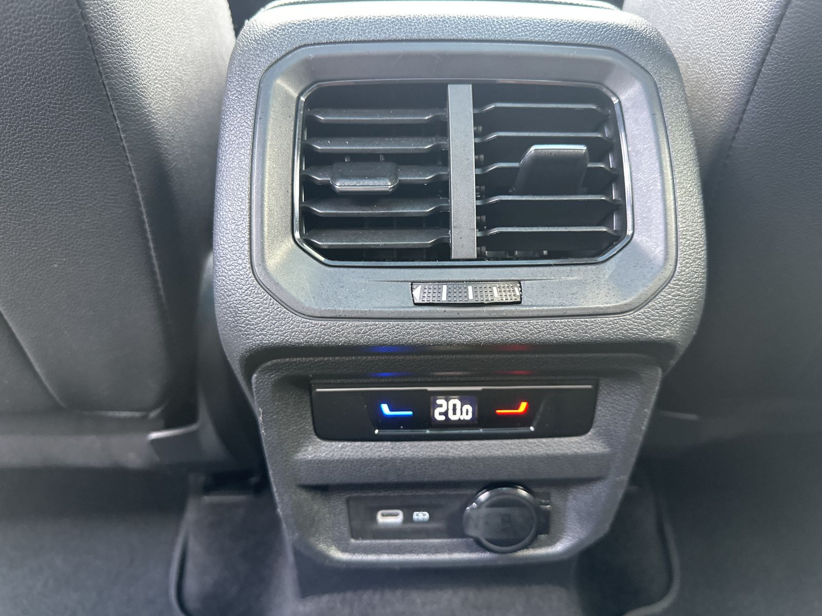 Fahrzeugabbildung Volkswagen Tiguan Allspace Elegance 4M NAV+LED+PANO+AHK+ACC
