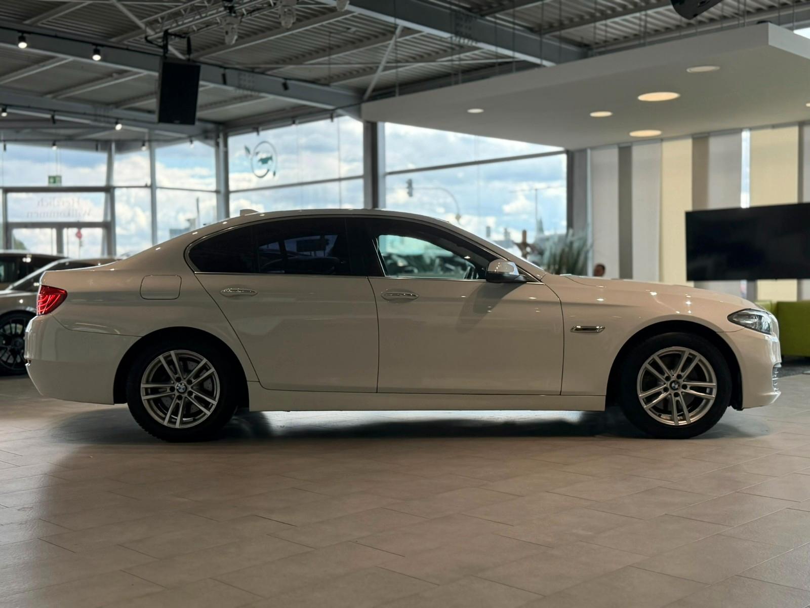 BMW 520d Lim. *SHZ*PDC*HiFi*Navi*