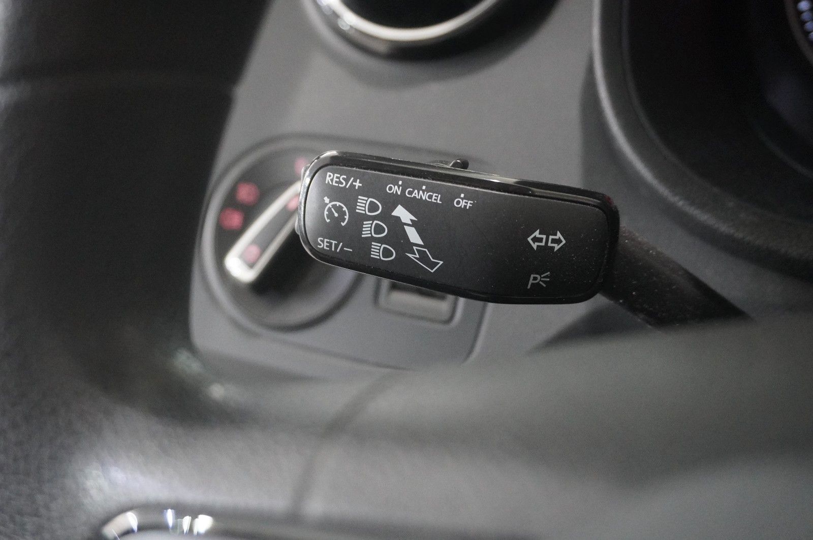 Fahrzeugabbildung SEAT Ibiza 1.4 TDI STYLE 5-TÜR NAVI/TEMP./PDC/NEBEL