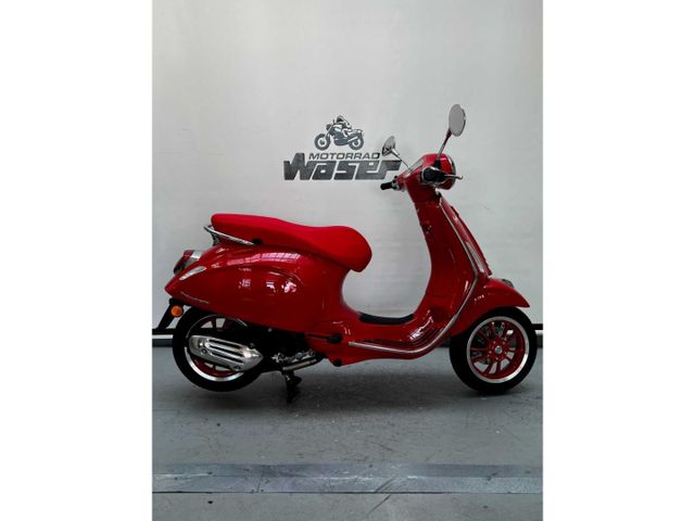 Vespa Primavera 125 Red