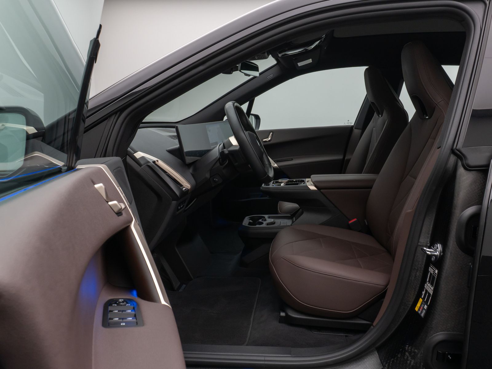 Fahrzeugabbildung BMW iX xD40 Panorama Kamera HiFi Komfort SkyLounge