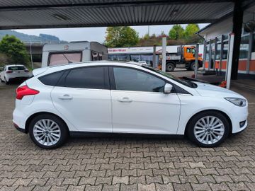 Ford Focus - 8