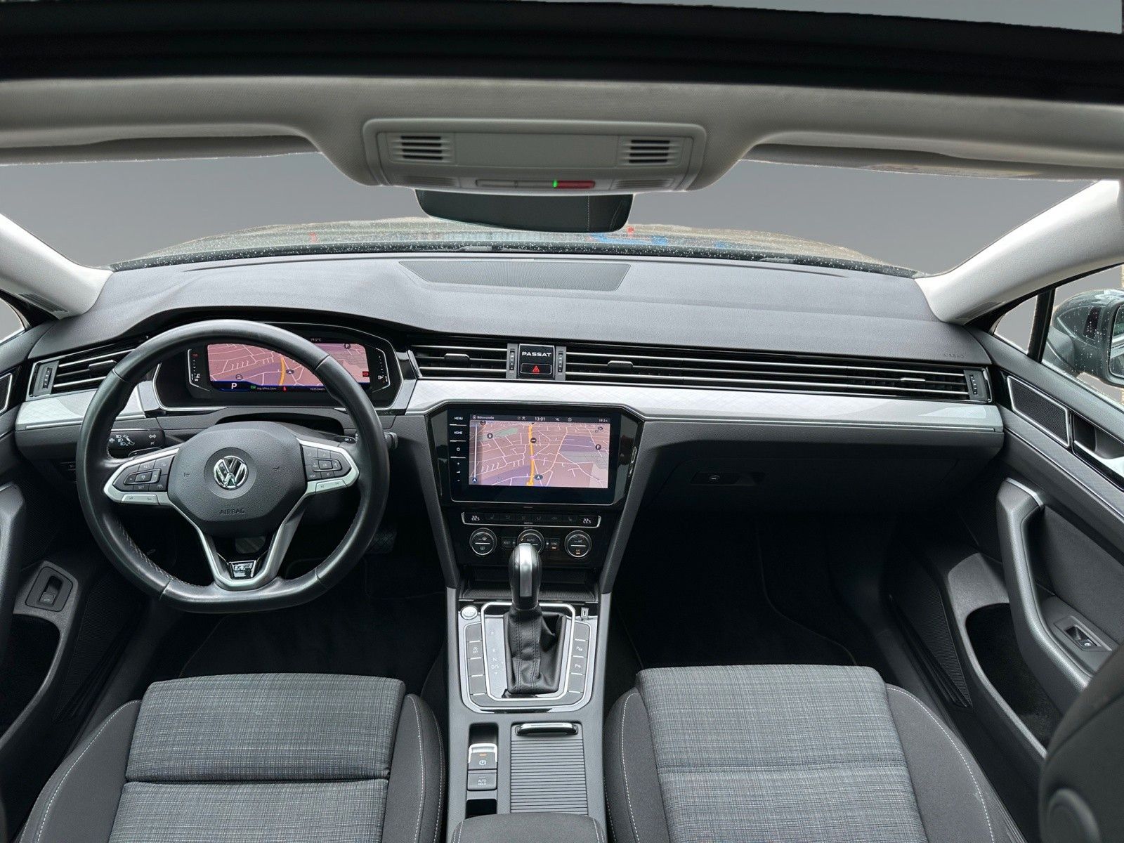 Fahrzeugabbildung Volkswagen Passat 2.0 TDI 4M*R-Line*Massage*Pano*ACC*Keyl*