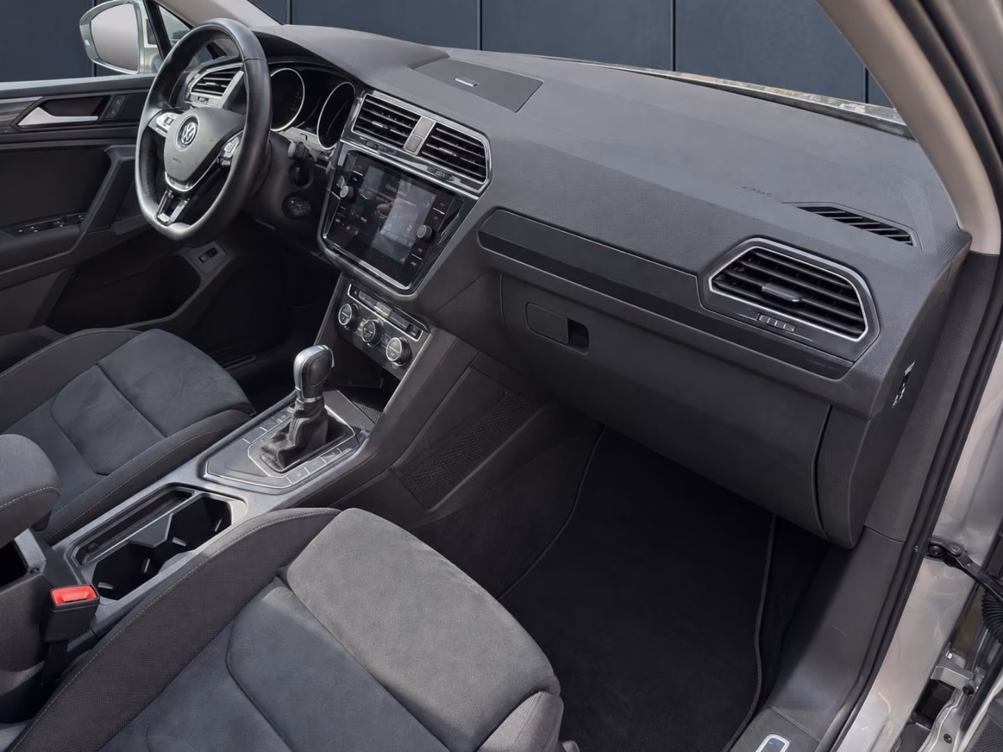 Volkswagen Tiguan Comfortline NAVI DSG ACC PDC SHZ LED