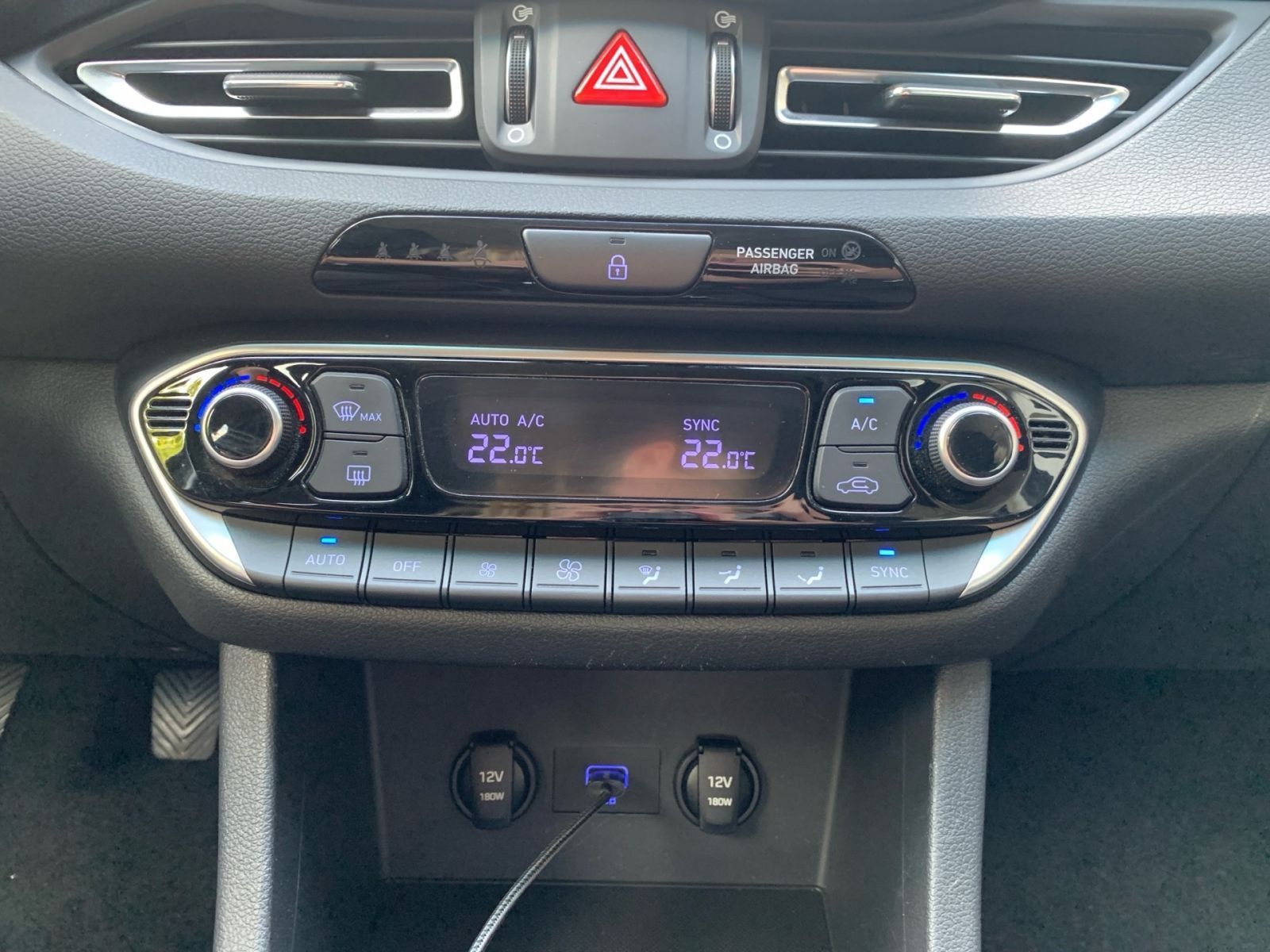 Fahrzeugabbildung Hyundai i30 1.0 T-GDI Edition 30 8x bereift