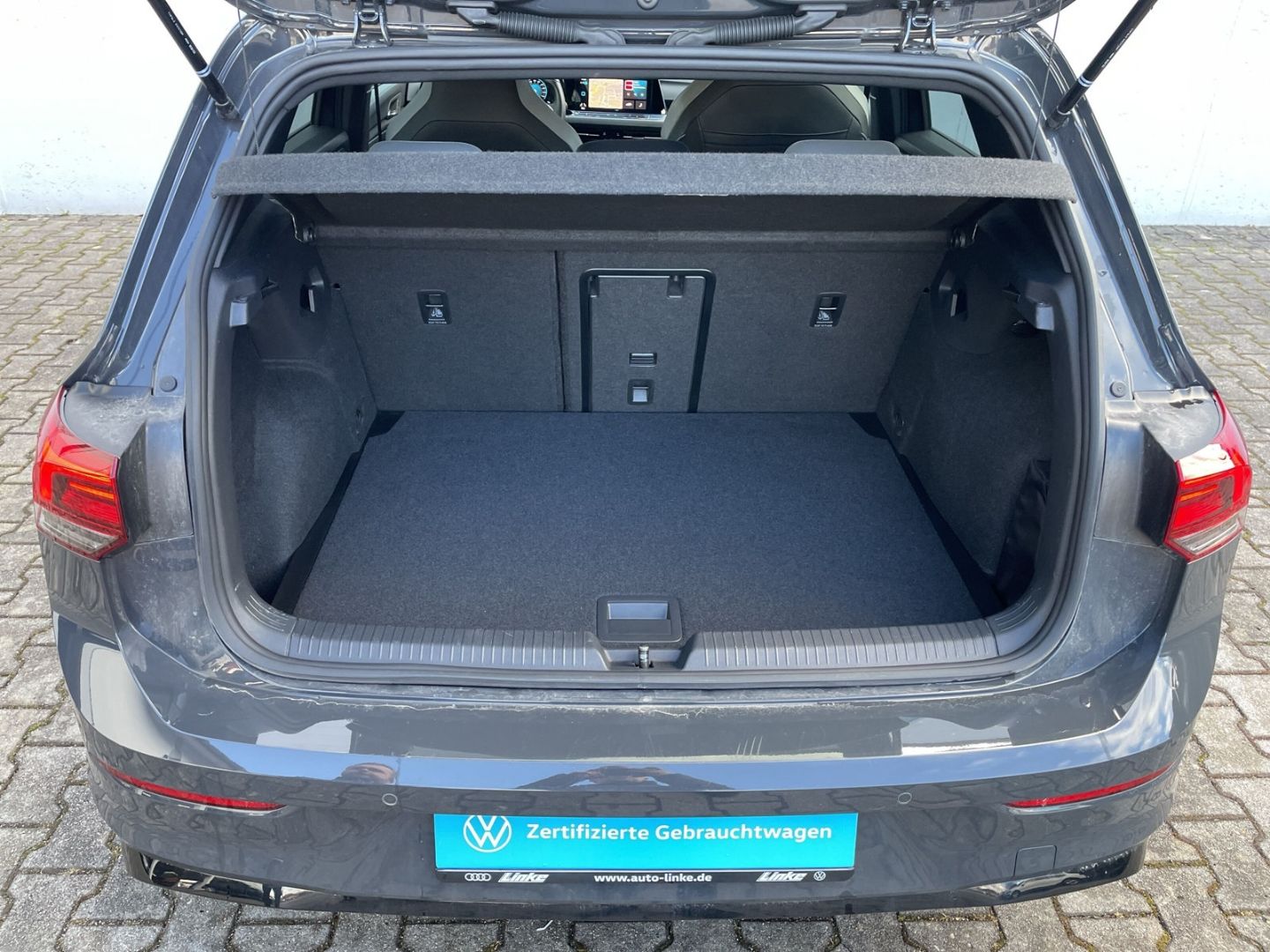 Golf VIII 1.5eTSI DSG R-Line AHK/Kamera/Navi/ACC