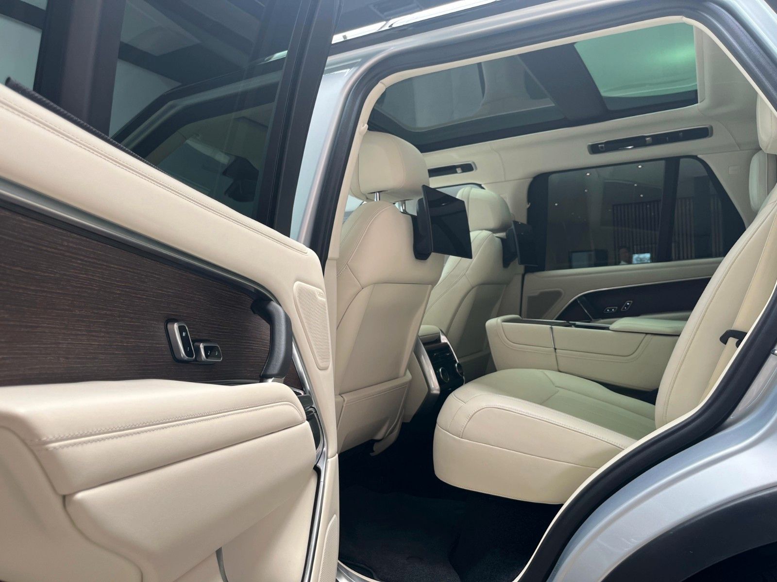 Fahrzeugabbildung Land Rover Range Rover Autobiography P510e*Garantie 05/2028