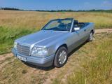 Mercedes-Benz E320 Cabrio - Leder, Sitze el., schöner Zustand - Mercedes-Benz 320: 320e