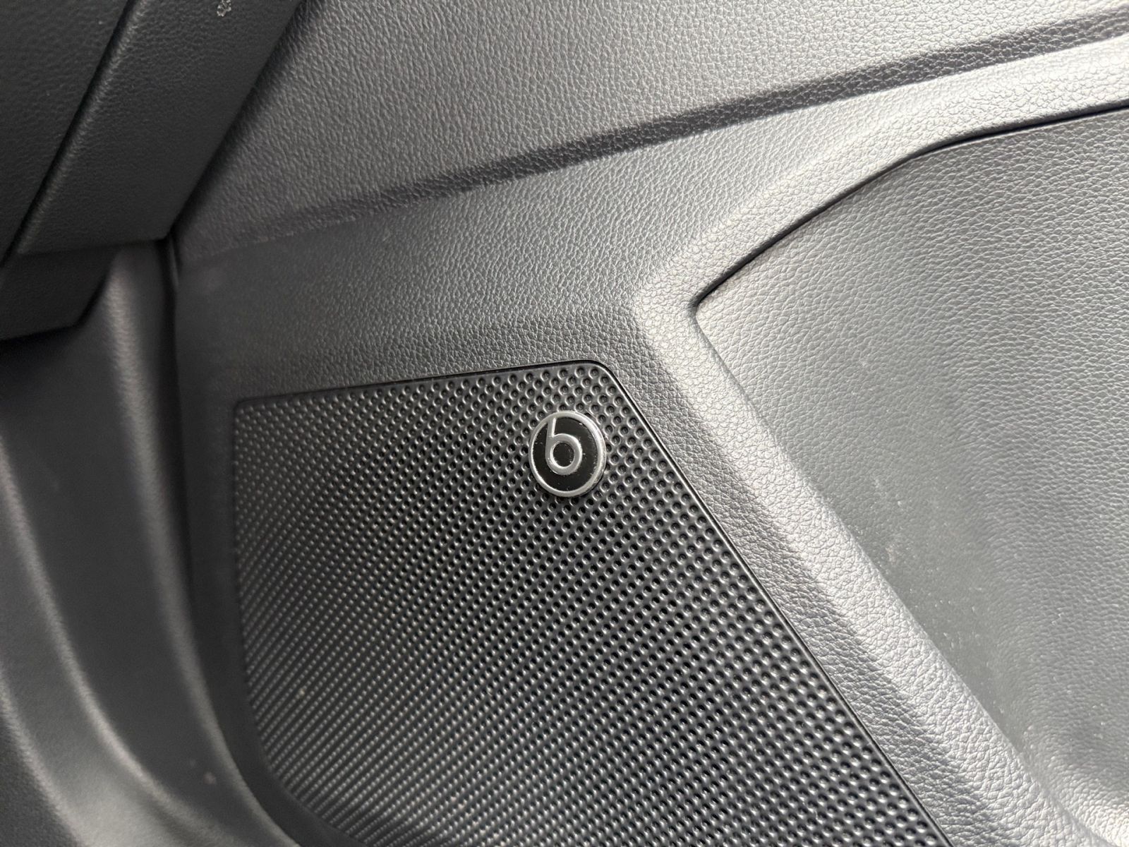 Fahrzeugabbildung SEAT Ibiza 1.0 TSI FR *GJR*BEATS*NAVI*KAMERA*