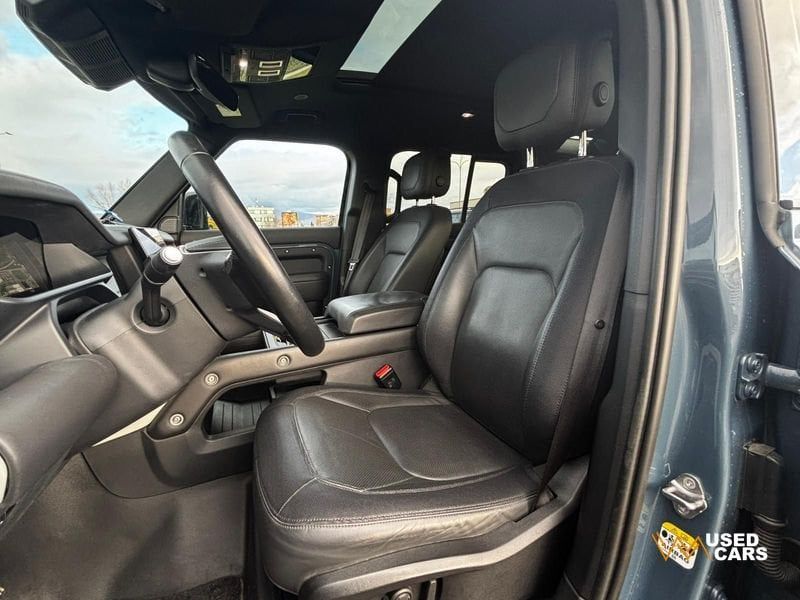 Land Rover Defender 3.0D I6 250 110 X-Dynamic HS imagem 3
