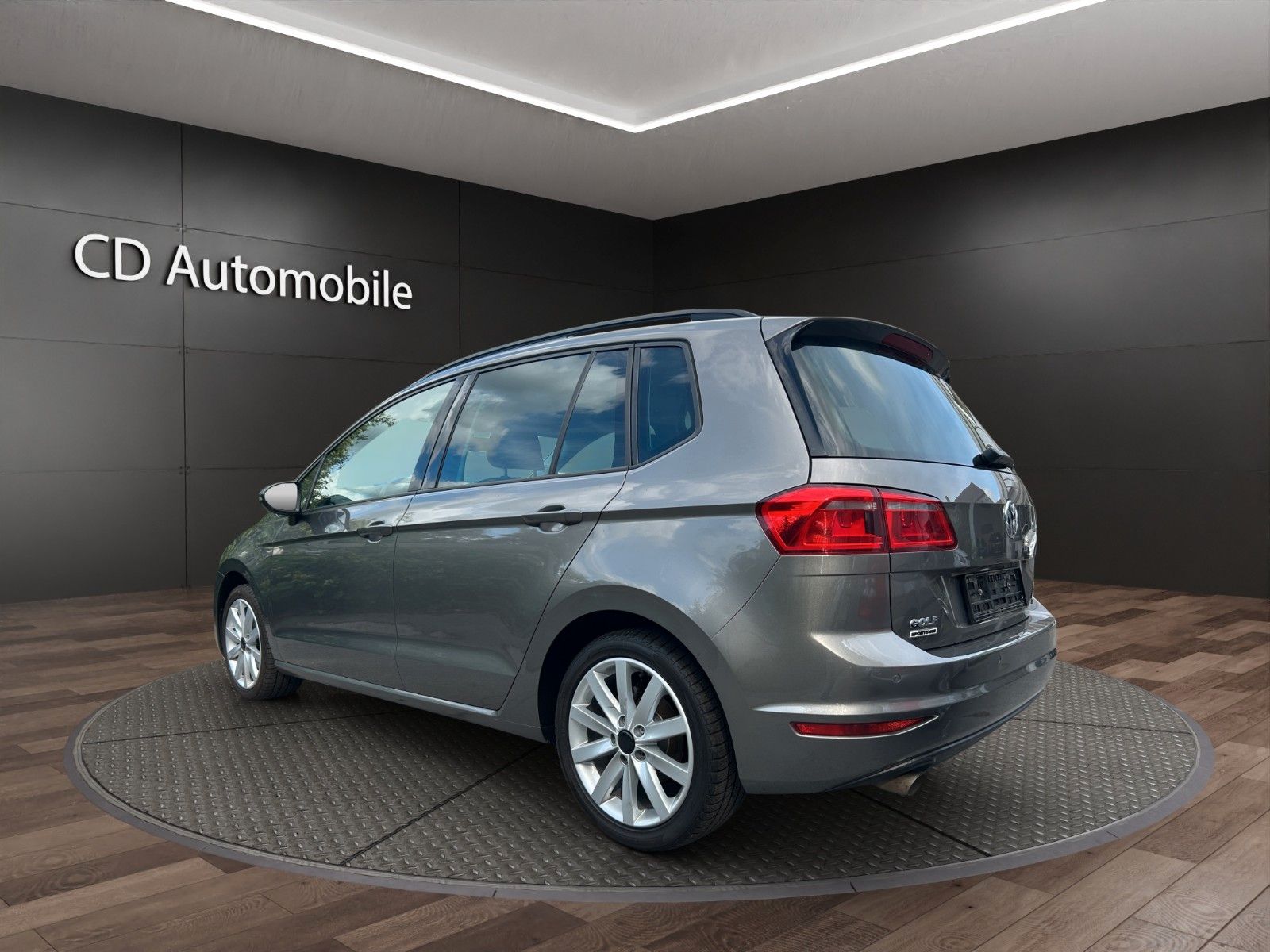 Fahrzeugabbildung Volkswagen Golf Sportsvan VII Trendline Automatik/BMT/