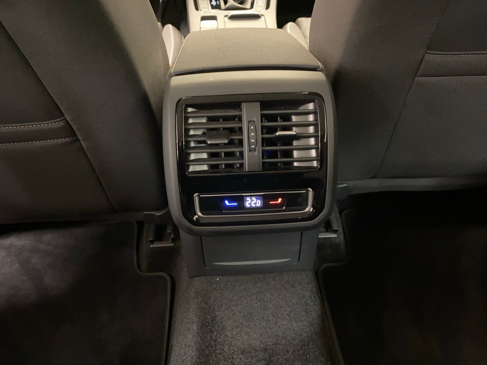 Volkswagen Passat - Bild 11