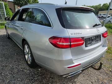Mercedes E 220 - 12