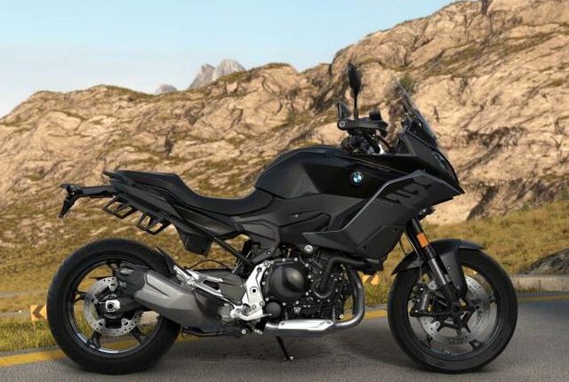 BMW F 900 XR 2025 'Triple Black' Jubiläumsangebot '5