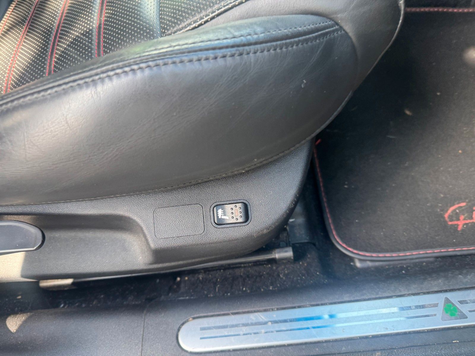 Fahrzeugabbildung Alfa Romeo Giulietta Turismo Sportiva LEDER