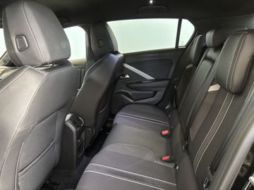 Fotografie 13 des Opel Astra 1.2 Turbo Automatik GS