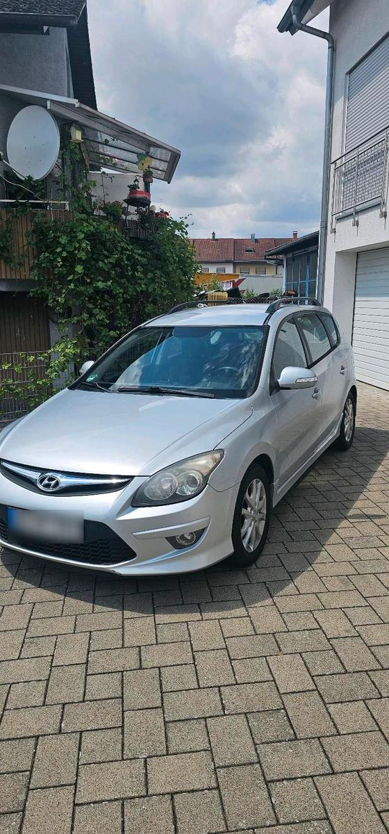 Hyundai i30 2011 — вигляд ззаду