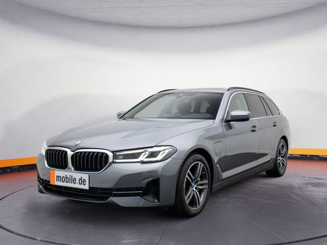 BMW 530e Panorama Kamera DAB HiFi WLAN Alarm Sport