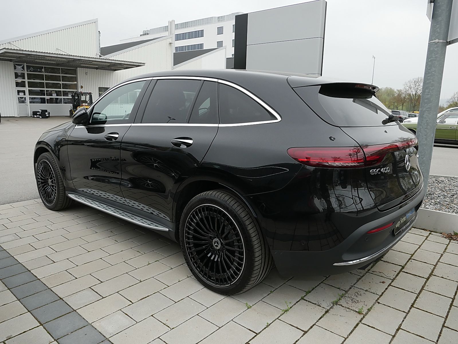 Mercedes-Benz EQC 400 4M AMG+MEMORY+SCHIEBEDACH+AHK+360°KAMERA foto 3