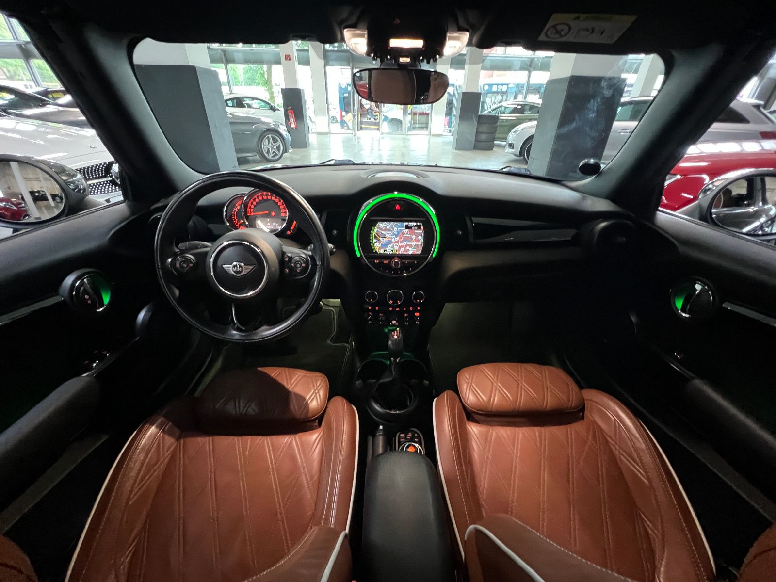 Fahrzeugabbildung MINI Cooper CABRIO AUTOMATIK NAVI LED LEDER CHESTER