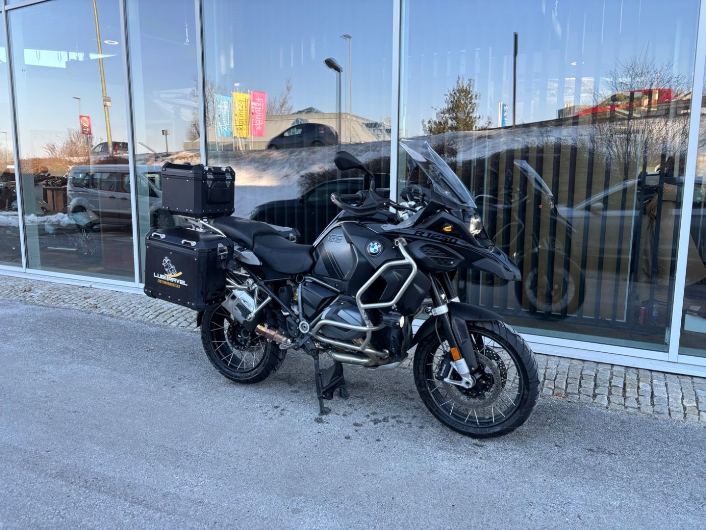 Fahrzeugabbildung BMW R 1250 GS Adventure Triple Black Aluminium Koffe