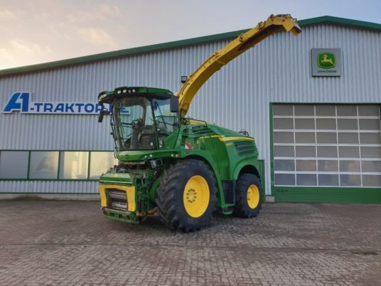 John Deere 8800