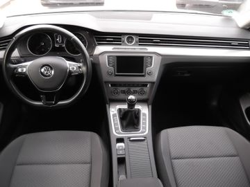 Volkswagen Passat - 10