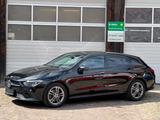 Mercedes-Benz CLA 200d  -Klasse Shooting Brake LED - Mercedes-Benz CLA 200 mit Diesel-Antrieb: Kombi, Automatik