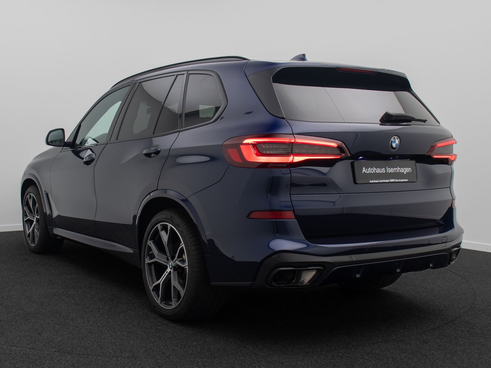 Fahrzeugabbildung BMW X5 xD30d M Sport 360&deg;HUD Panorama Individual 21"