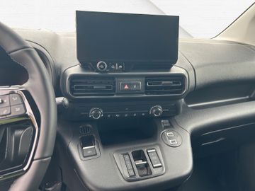 Fotografie 12 des Opel Combo Cargo 1.5 Autom. Ladebord Kamera Navi Temp