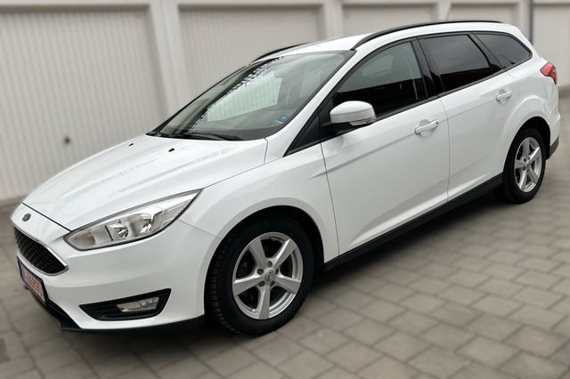 Ford Focus Turnier Business*AHK*Navi*PDC*1 Hand*