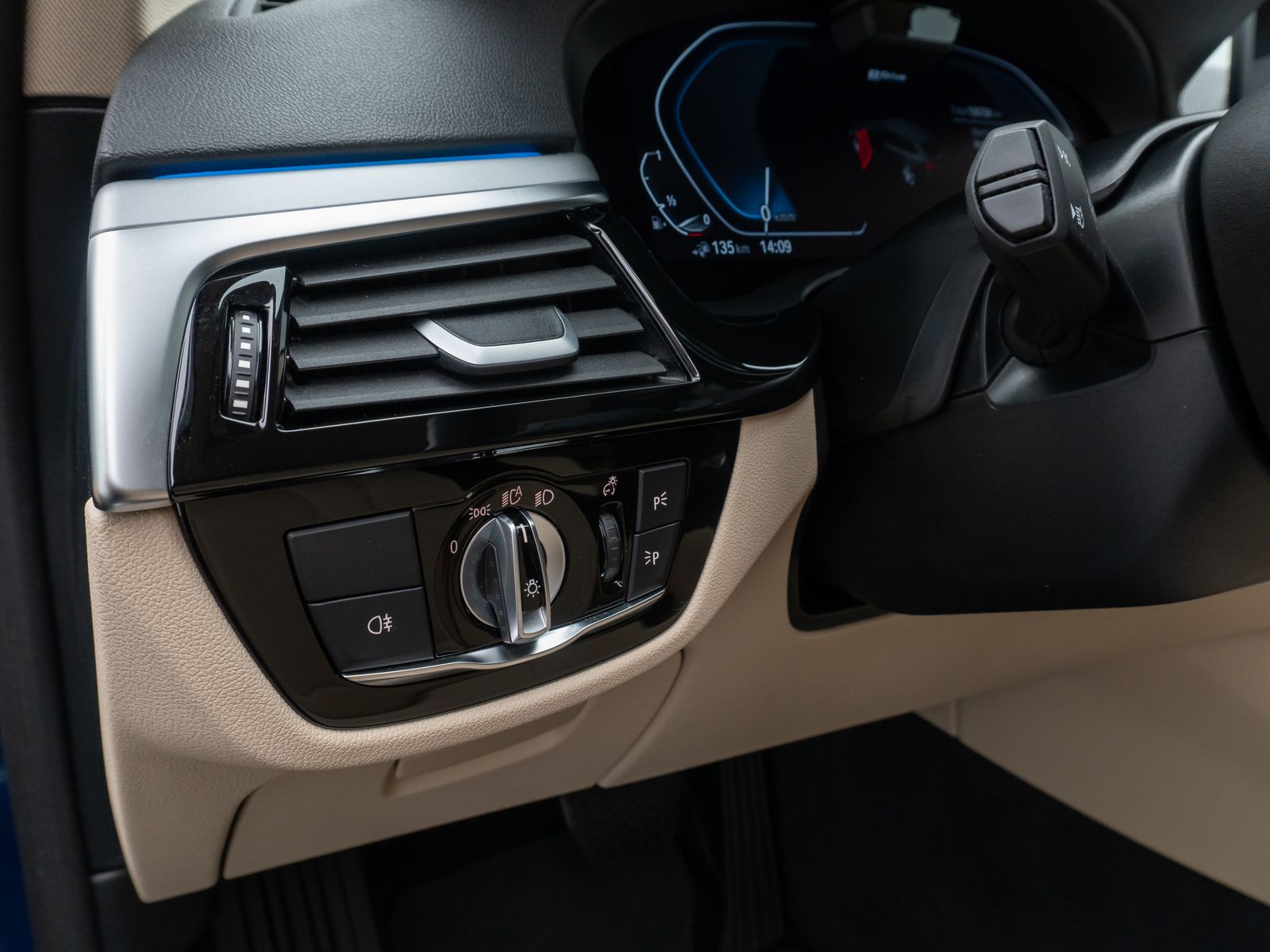 Fahrzeugabbildung BMW 530e Alarm AHK ACC Kamera DAB HiFi WLAN Sport