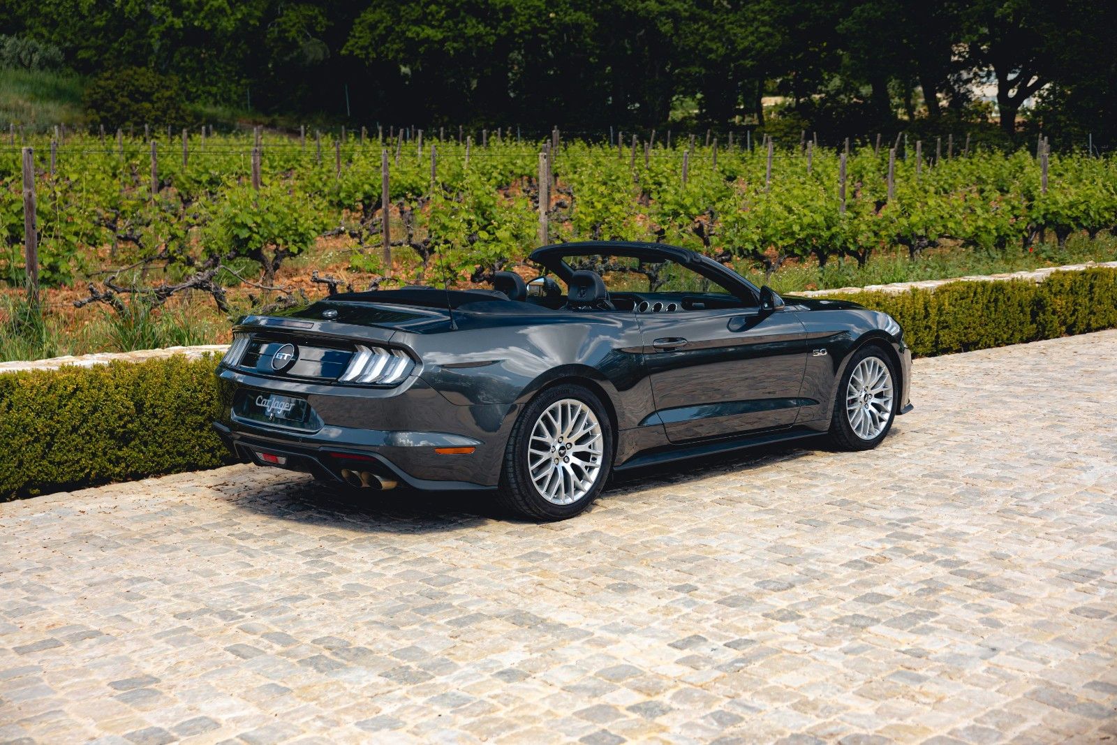 Ford Mustang GT Convertible imagem 3