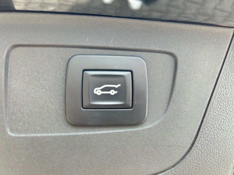 Fahrzeugabbildung Opel INSIGNIA 2.0T 4x4 INNOVATION OPC AHK HÄNDLERAUTO