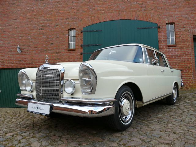 Mercedes-Benz 230 S W111 große Heckflosse super Zustand!