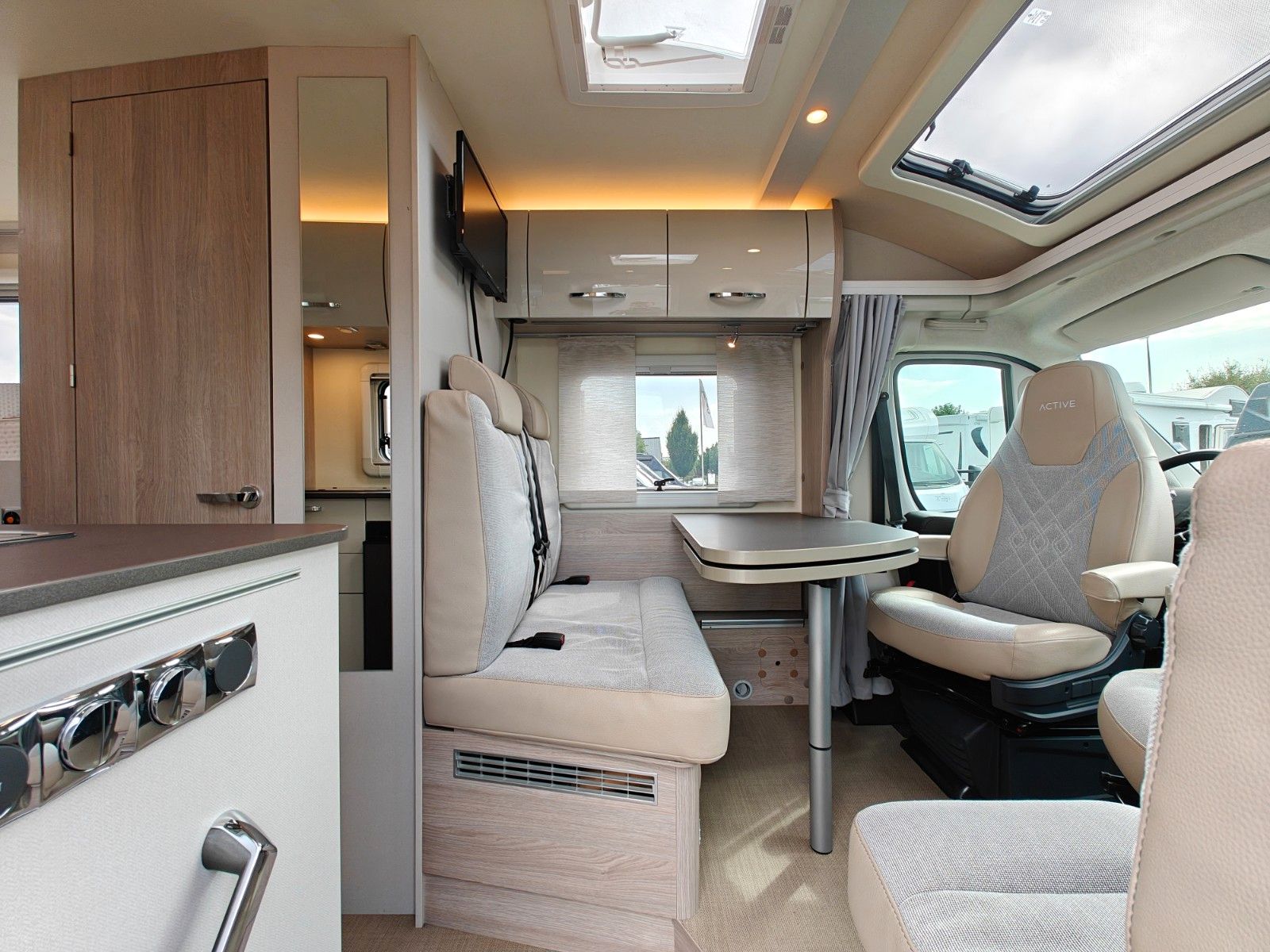 Fahrzeugabbildung Bürstner Nexxo Van T 620 G - SAT, TV, Navi, Einzelbetten