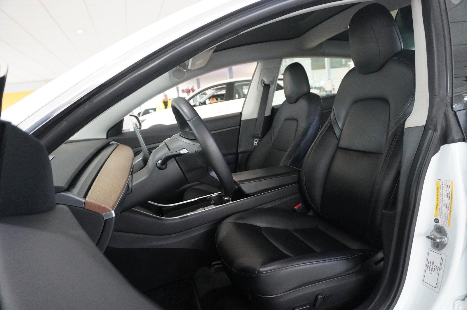 Fahrzeugabbildung Tesla Model 3 Standard Range Plus NAVI/KAMERA/SH/PANO