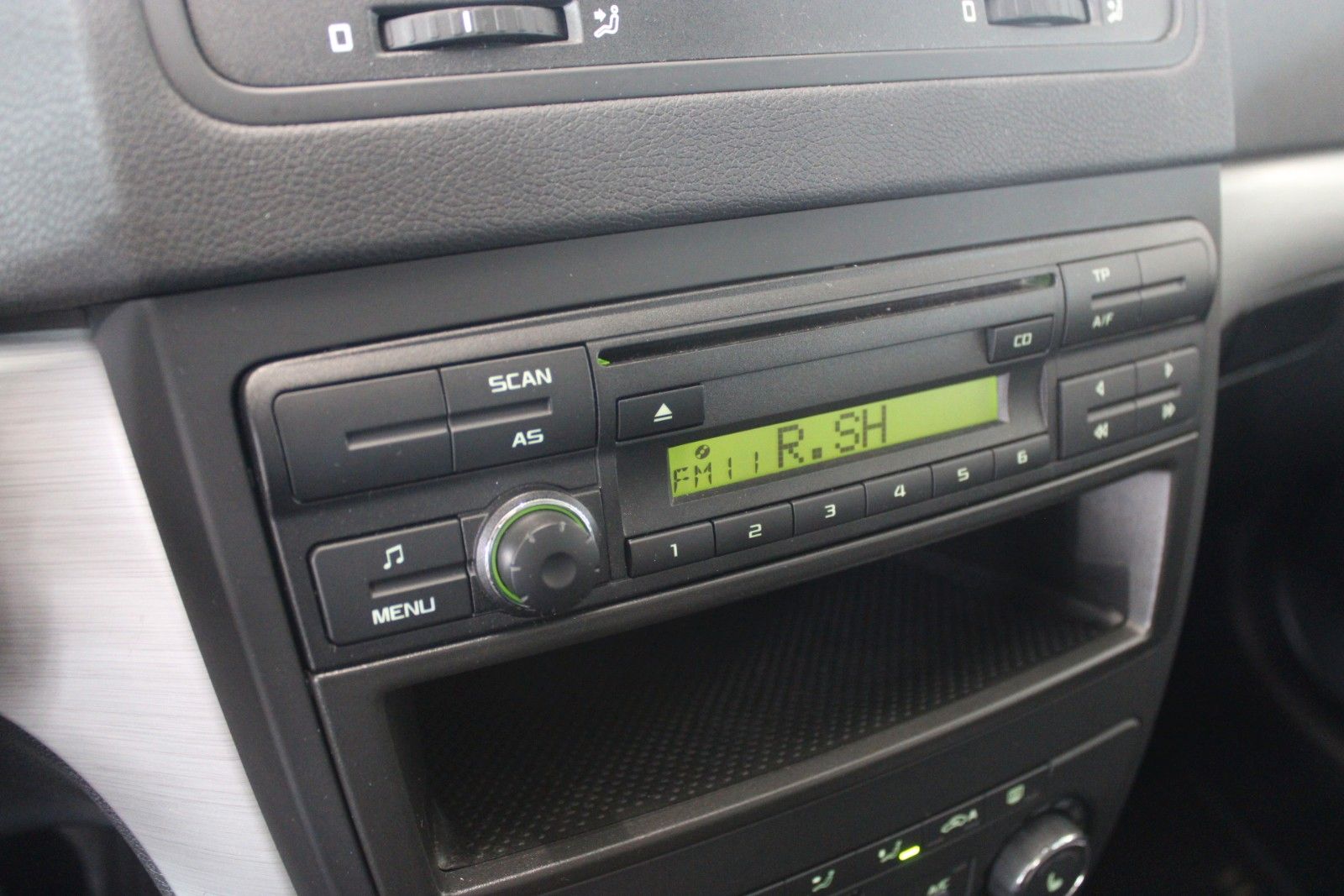 Fahrzeugabbildung SKODA Yeti 1.4 TSI Green tec Ambition Outdoor AHK 1.Hd