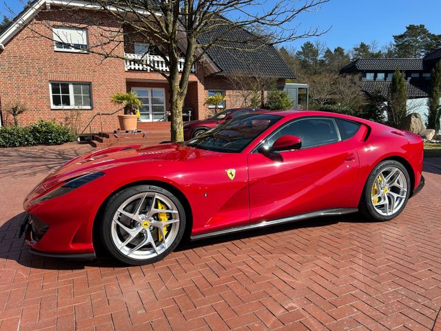 Ferrari 812 Superfast 6.5 V12  DCT F1 Lift Carbon