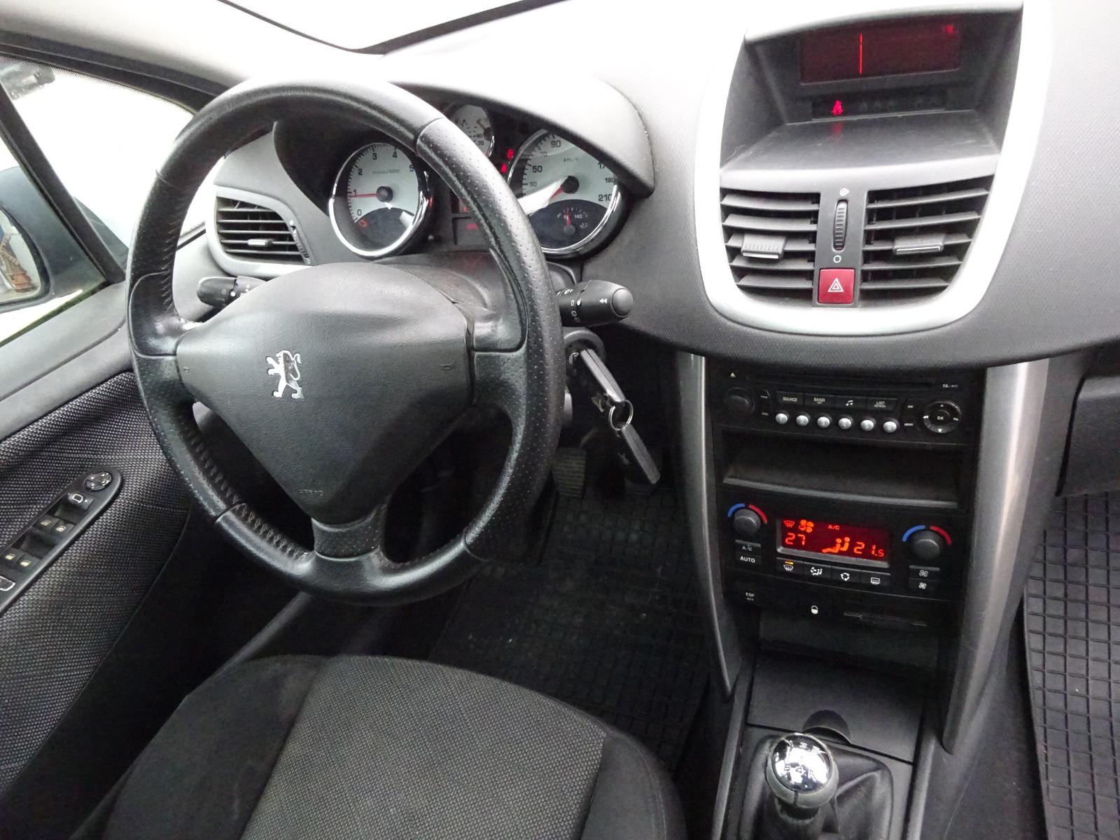 Peugeot 207 2008 — photo 12