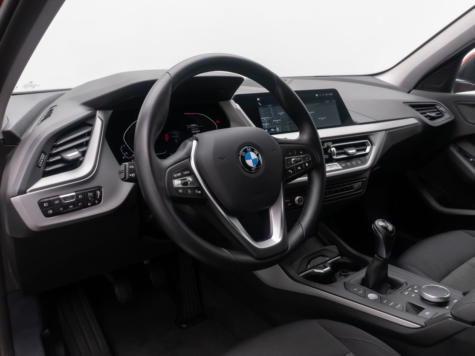 Fahrzeugabbildung BMW 118i GeschwindigReg HUD DAB Alarm HiFi CockpitPr