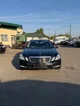 Mercedes-Benz E 350 CDI 4Matic T-Modell Avantgarde*Kamera*Navi - Mercedes-Benz E 350 mit Diesel-Antrieb: Kombi