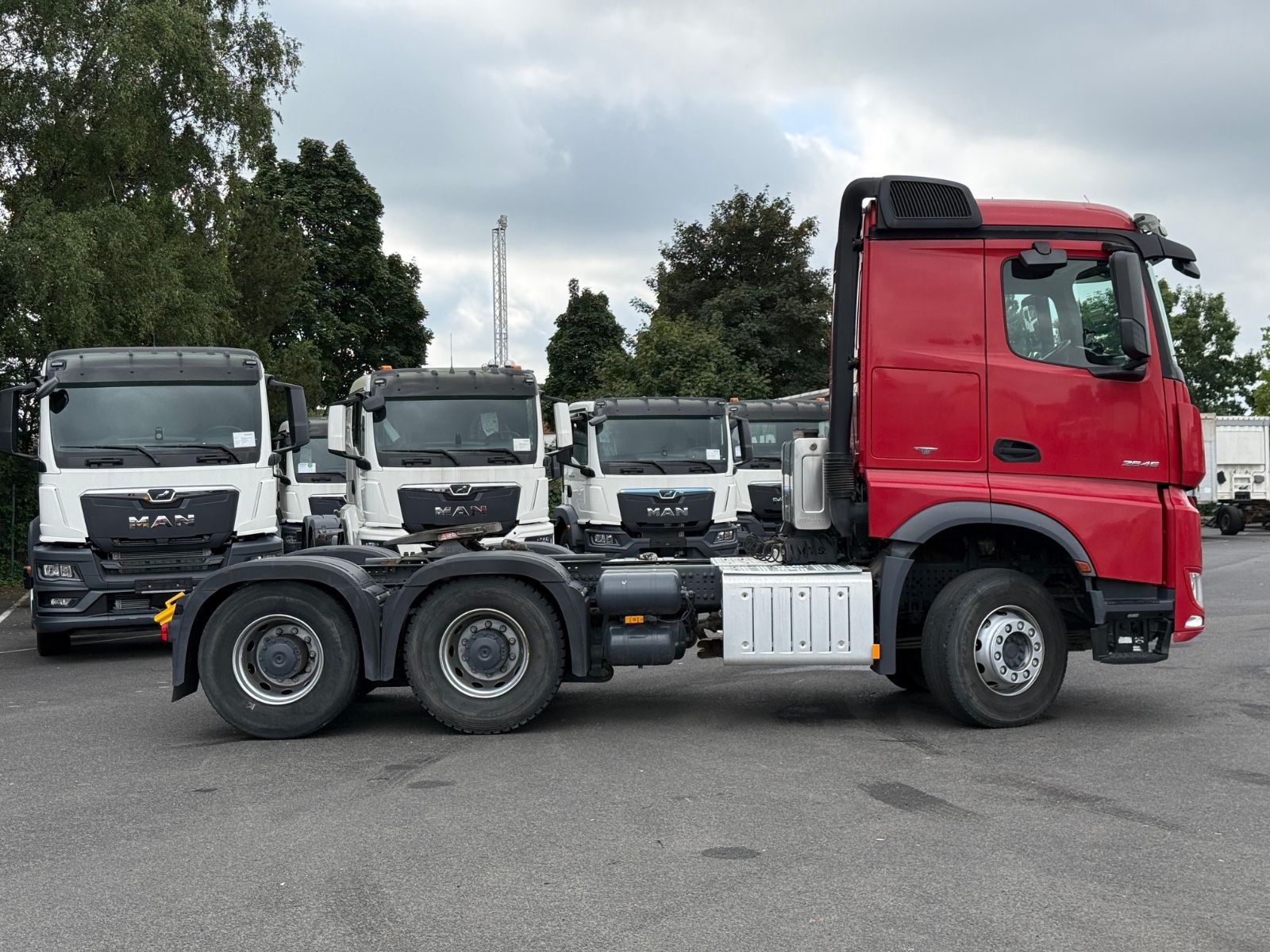 Fahrzeugabbildung Mercedes-Benz Arocs 2645 6x4 SZM Kipphydraulik