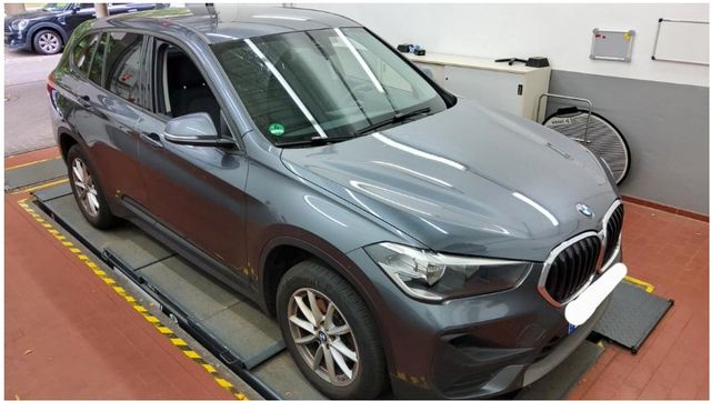 BMW X1 sDrive 18i Advantage Aut/Navi/AHK/Tempomat