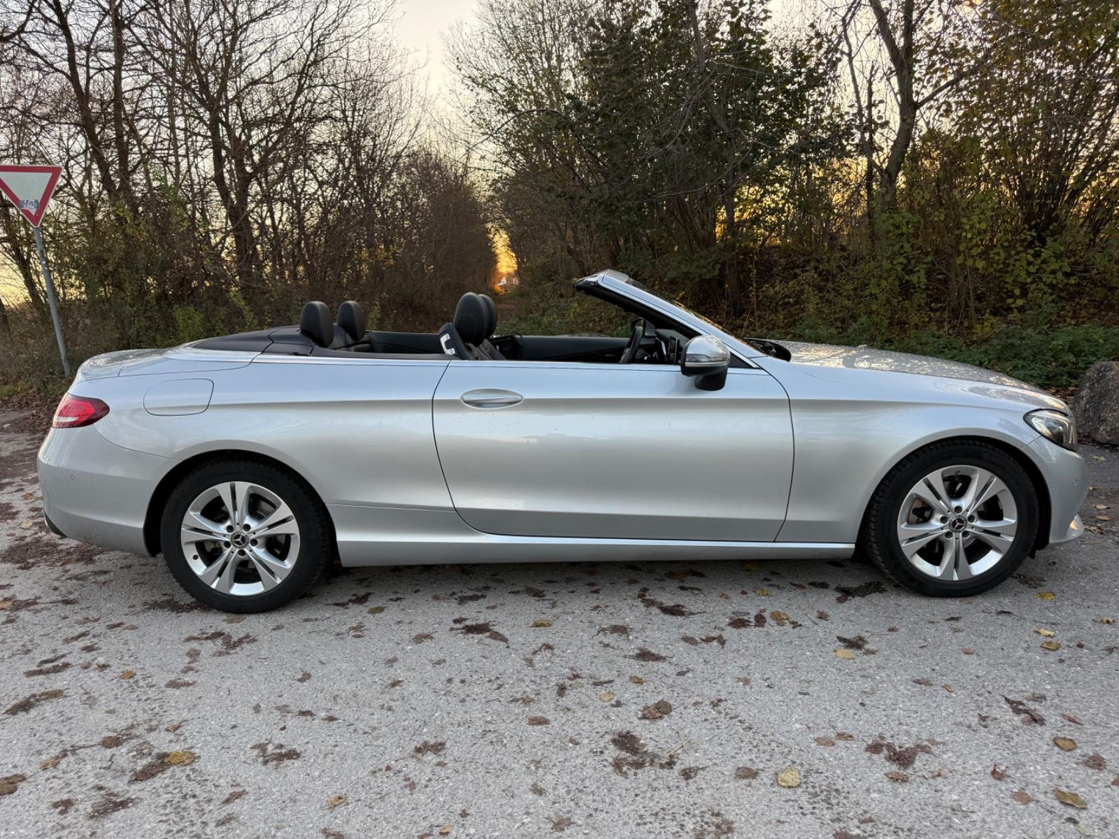 Mercedes-Benz C 220 C Cabrio C 220 d 4Matic HU 10.2027