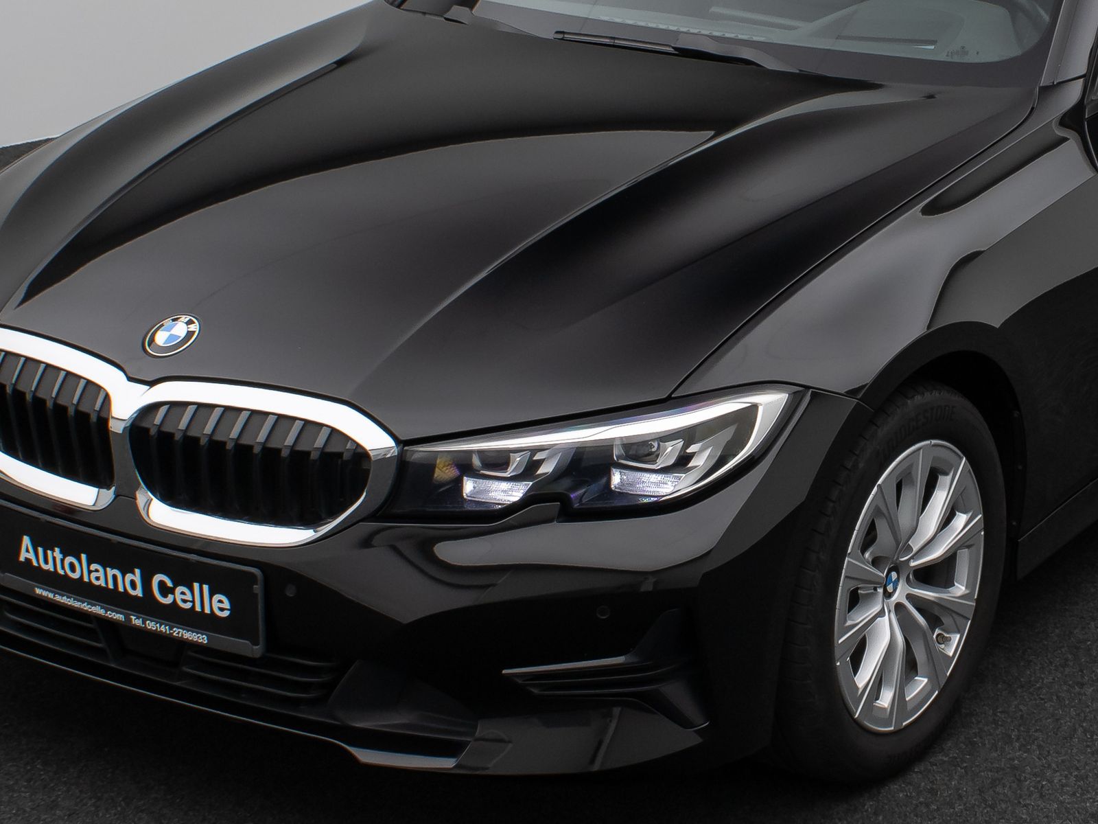 Fahrzeugabbildung BMW 320d HUD DAB Stop&Go Komfort Alarm AHK PDC Sport
