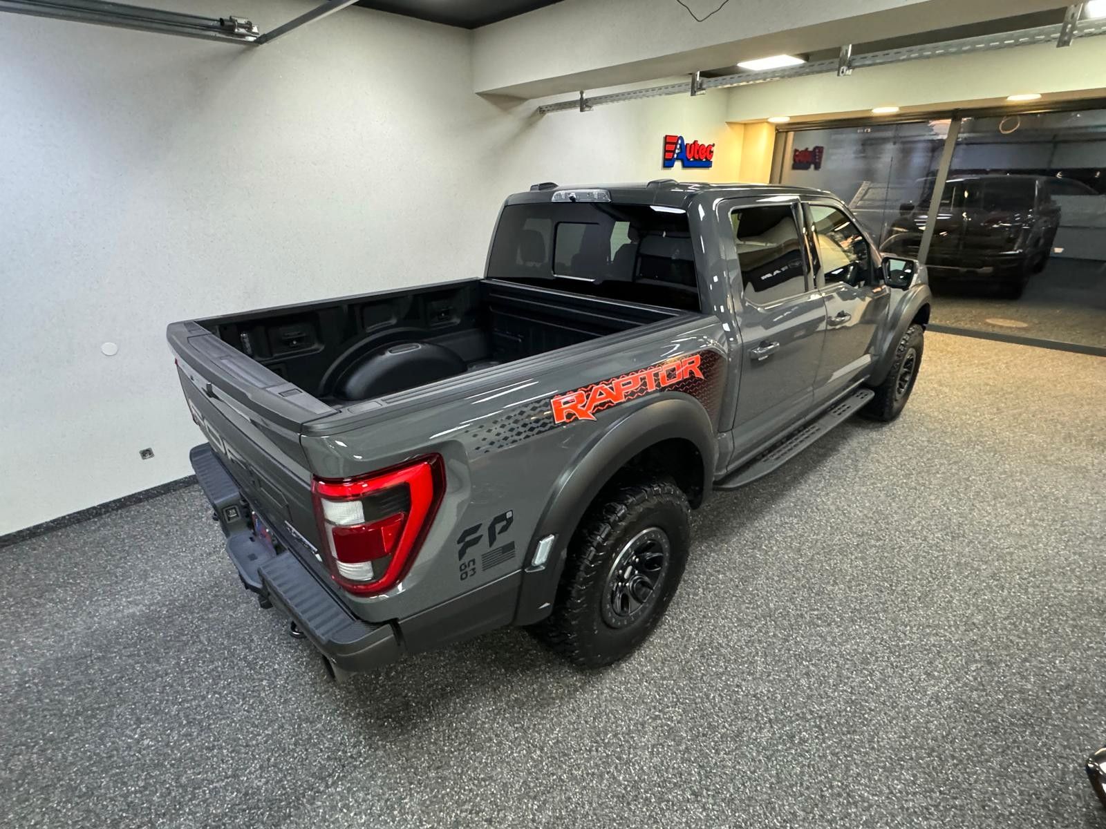 Fahrzeugabbildung Ford RAPTOR SVT SUPERCREW-ACC-NAVI-360-BEAD LOCK-1.HD