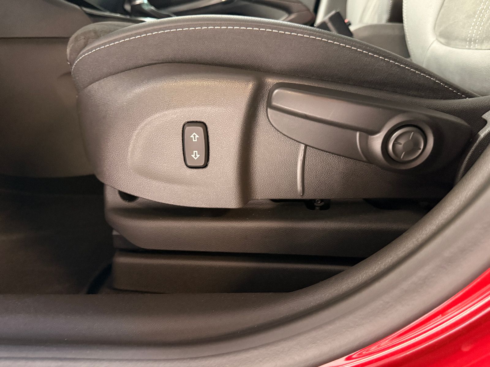 Fahrzeugabbildung Opel CrosslandX Ultimate/HEAD-UP/KAMERA/LEDER/LED/AUT
